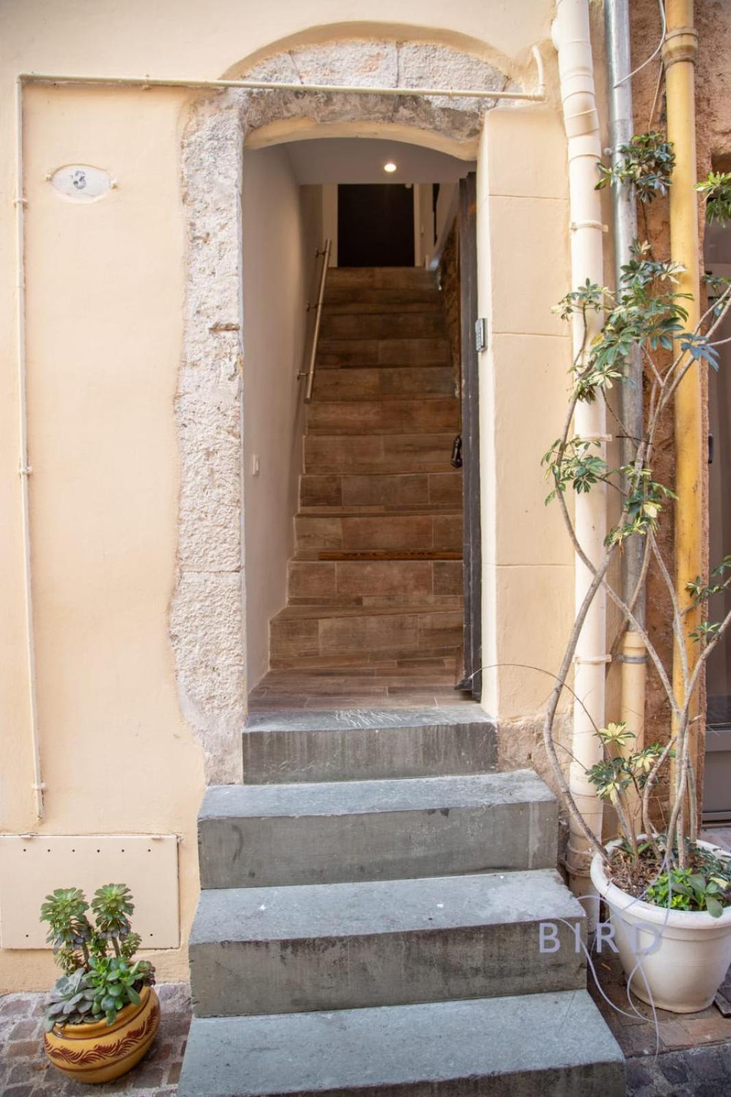 Charming Town House In The Heart Of Suquet Cannes